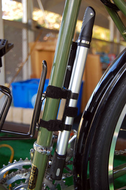 Picture of Topeak Road Morph G mounting bracket on touring bike