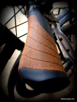 Picture of ergonomic cork grips for bike touring and bike commuting