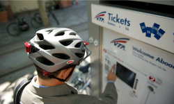 Picture of bike commuter wearing Bell Muni bike helmet 