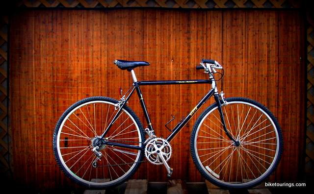 Picture of vintage Vista Summit Cafe Style bike for bicycle commuting