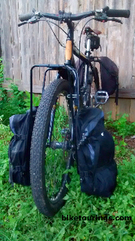 Picture of touring bike with front rack and panniers